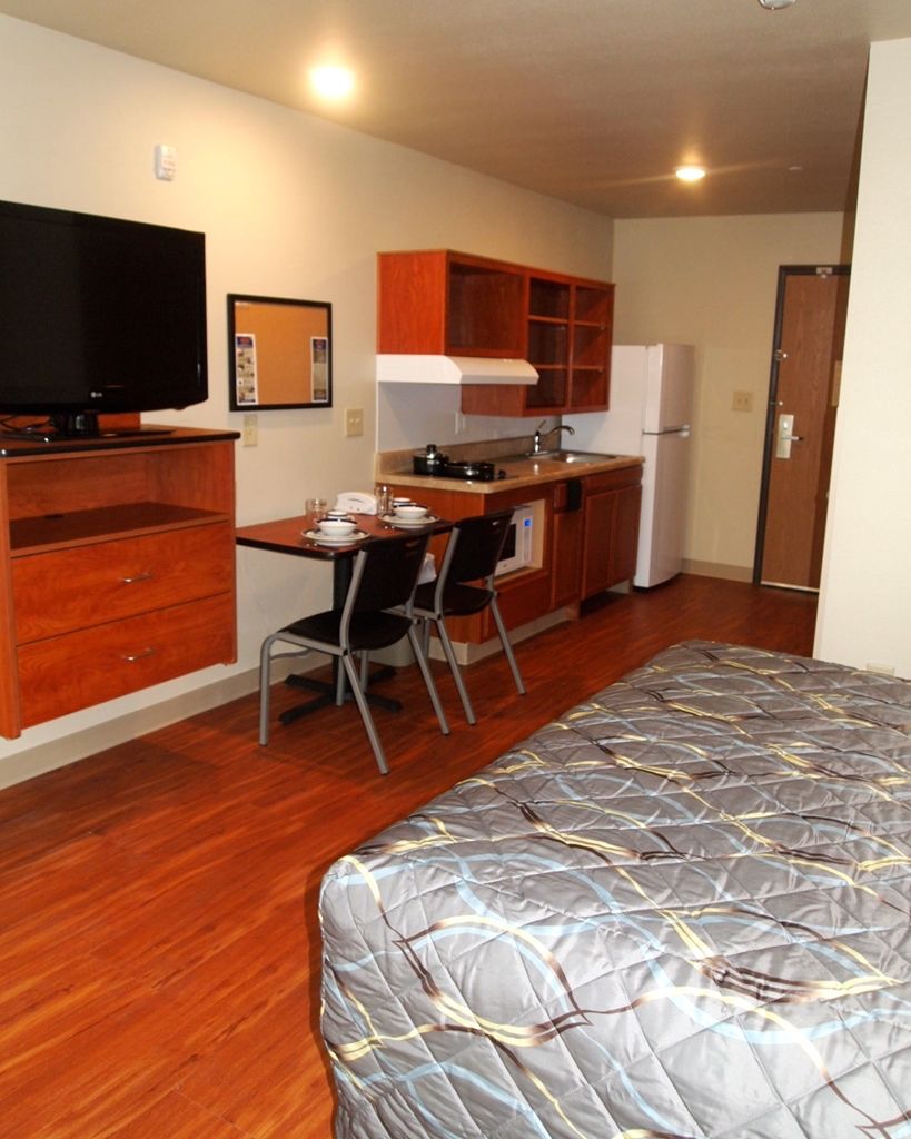 Woodspring Suites Odessa Room photo