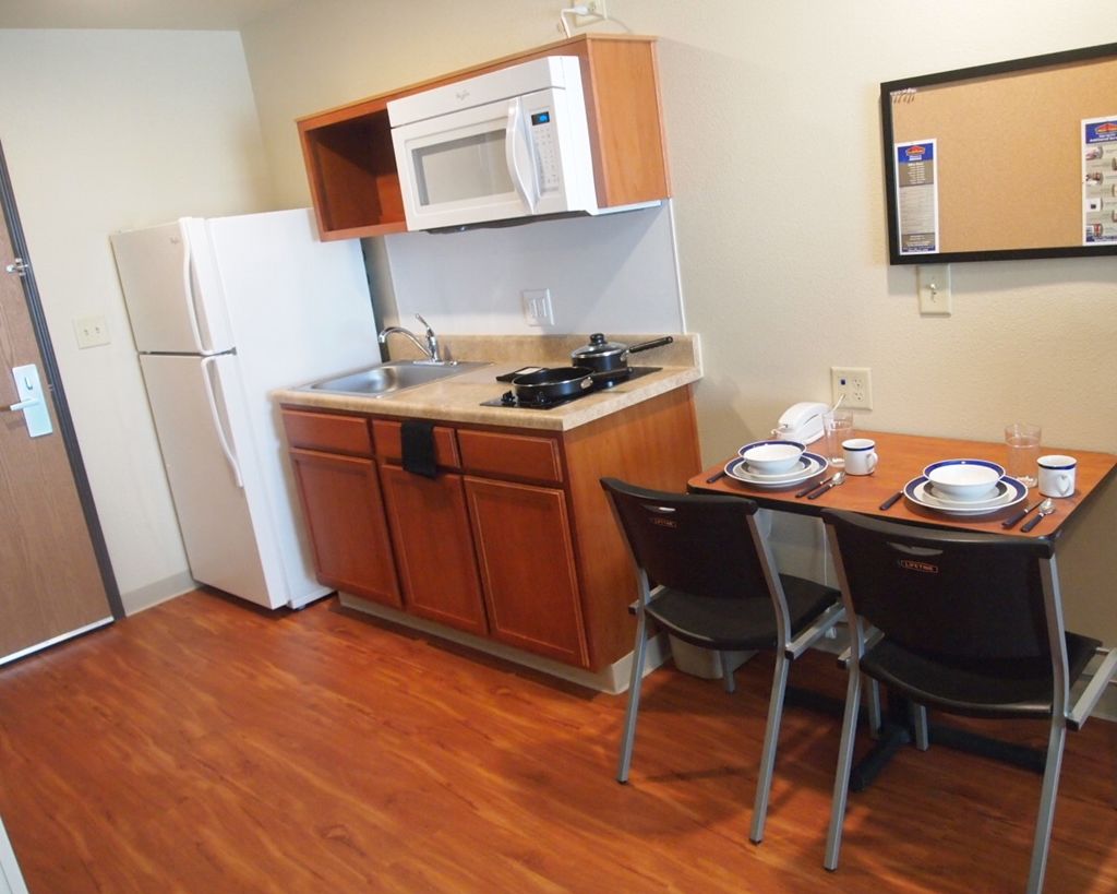 Woodspring Suites Odessa Room photo